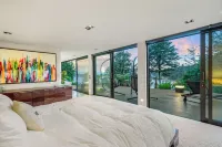 Jacuzzi Suite - Ocean Views & Beach Access Hotels in Kaiteriteri