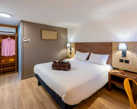 Greet Hotel Chatellerault Hotels in Chatellerault