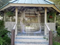 Woodbine Inn and Restaurant Hotels in Madisonville