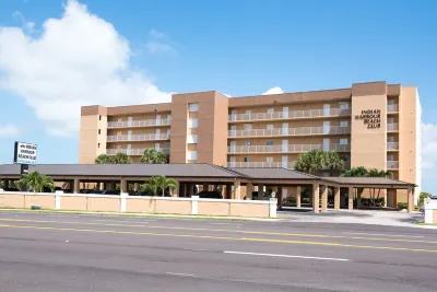 Beachfront Vacation Rental, 2 bedroom, 2 bath Condo, Steps To The Beach