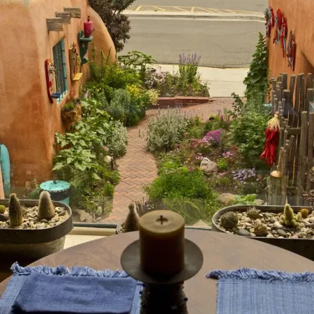 Red Cat House Vacation Apartment