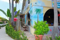 ~ Beachfront ~ Yes, That's Your View! ~ End of Summer Specials ~