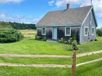 Charming Newly-Renovated Waterfront Cottage in Lubec