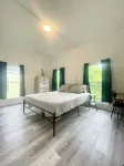 Newly Renovated Baseball Townhouse