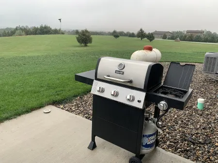 Chamberlain 2 Bedroom Cabin, Sleeps 4-6, Great View,  Boat/Camper Parking, Quiet