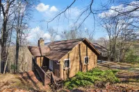 Serene Mountain View Retreat. Pool, Firepit & Hot tub, Fireplace  Dogs Welcome! Hotels in Gilmer County