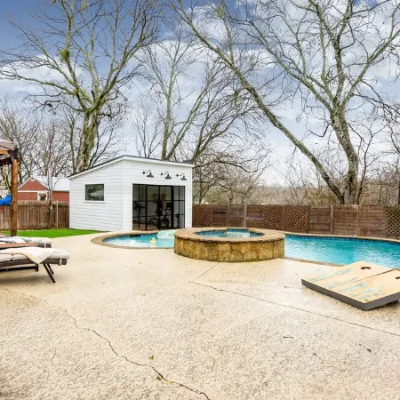 10 Min to Downtown~Luxury Home w/ Pool, Outdoor TV