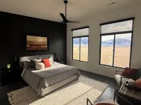 Modern 3 bedroom home on 20 private acres in Paradise Valley Hotels in Pray