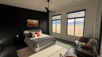 Modern 3 bedroom home on 20 private acres in Paradise Valley Hotels in Pray