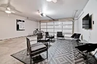 Elegantly decorated home located right next to the Lago Vista Spur bike trail