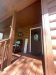 Peaceful cabin steps away from the creek, convenient access to ATV trails!