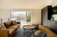 NEW Downtown Home with Rooftop Deck - Walkable