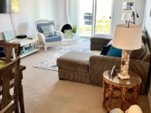 2BD 2BTH - OCEANFRONT & POOL Amazing Bay and Park View Hotels in Berkeley