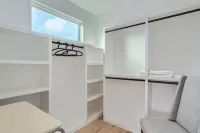 Dip into the 512 Experience! 6 Bdrms W/Pool Mins to DT
