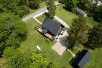 Cozy, family friendly country Side Cabin 15 Min to the Ark Encounter w/fire pit