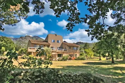 T3 CLEMENTINU in a Corsican villa, any comfort, in peace, with swimming pool.