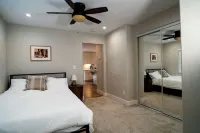 Charming Spacious Riverside 2-bedroom house in welcoming Reno with AC, WiFi Hotels near The Discovery