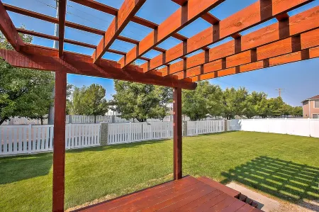 North Shore- Family and Business Retreat Отели рядом с достопримечательностью «Парк Стейджкоч Кроссинг Смол»