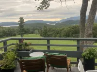 Fall Foliage! Jaw-Dropping Views. Gorgeous 4-Bed by Hiking Trails + the Lake 수나피 호텔