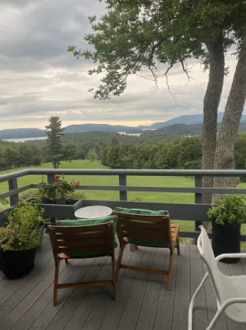 Fall Foliage! Jaw-Dropping Views. Gorgeous 4-Bed by Hiking Trails + the Lake