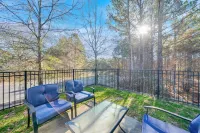 Stylish Luxe One-Level Twnh Steps from Neuse Trail Hotels near rue21
