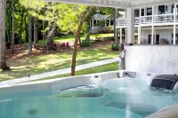 Lakefront Lux: Spa, Dock, Game Room, Fire Pit, Boat Rental, Pet Friendly