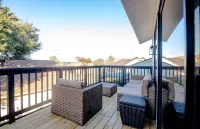 Lake View. Private deck. New Interior. Walk 2 Lake