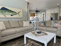 Bright, newly updated 3 BR 2 BA condo - Walk to Pier and Village!