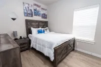 Edmond Oasis: Luxury Retreat w/ Massage Chair and Infinity Game Table Hotel dekat University of Central Oklahoma