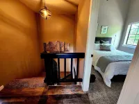 Lovely Downtown Condo, Walk to Historic Downtown!