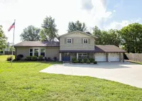 Charming 4-bedroom Beautiful Lakefront w/ Kayaks - Old Hickory Haven