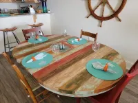 Excellent! 5- Star Beachfront Condo.