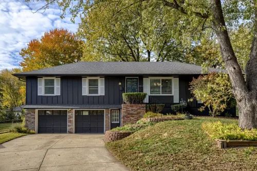 Spacious home with King bed - mins to Stadiums