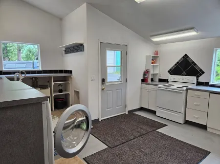 Valdez Home - Fishing and Mountain Adventures