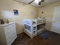 Rustic River Valley House Hotels in Oppelo