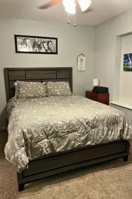 The Raleigh Greenhouse feels like the mountains, but minutes from downtown. Hotels in House Creek