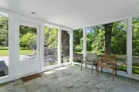 Hat Shop House:  Charming Retreat in the Heart of New England.  Family friendly.