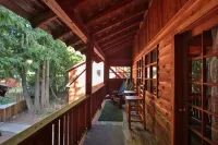 The Dirtyface Mountain Lodge Cup#1596Rustic Charm, Minutes to Leavenworth, Pool