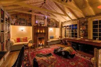 Luxury Spa Retreat with Sauna, Hot Tub & Swimming Pool in the Heart of Hudson