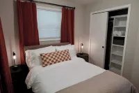 Hillside Haven with King Suite Hotels in Weaverville