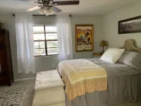 European meets Southern Charm in this 3 Bedroom Get Away in Mount Dora Hotels near Walmart Garden Center