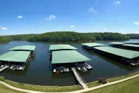 Lakefront Parkview Bay Condo/Amazing Views/Boat Slip
