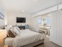 Escape to Coastal Tranquility - 400m from Primrose Sands Beach Hotels in Sorell