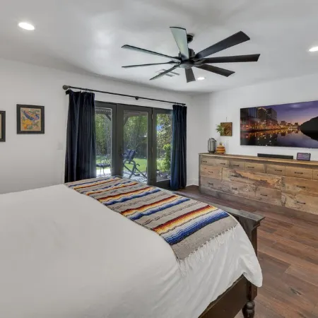 Private gated home, pool/hot tub, bbq, beach, families, summer vacation.