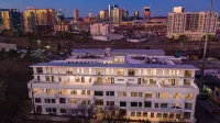 ILLUME/Modern New Condo/ Pool & Downtown Views/Gym