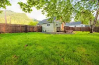 Quiet Riverfront Home! 5 Mins from Dorena Lake!