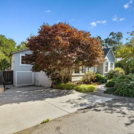 5Br Santa Cruz Beach House — Steps to Twin Lakes Beach - Deck & Yard - Sleeps 12