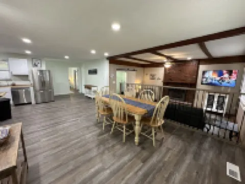 Cozy Getaway Near Windrock