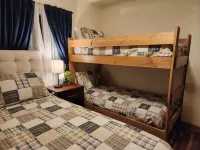 Pictured Rocks, snowmobiling, ice caves, cross-country skiing, waterfalls, more! Hotel a Chatham