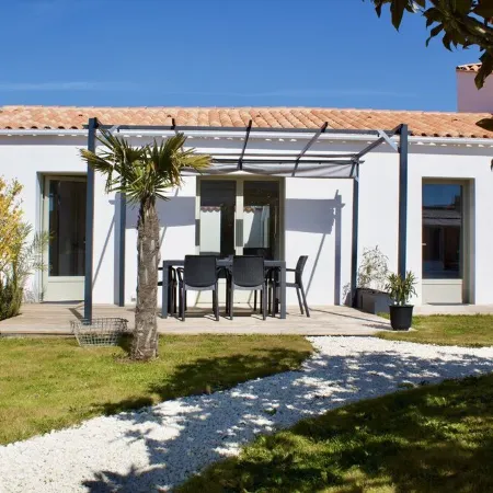 Charmante Maison 4 au Centre de L'ile D'oléron Отели в г. Сен-Пьер-д'Олерон